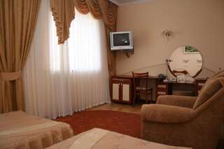 Гостиница Viktoria Hotel Симферополь Двухместный номер Делюкс с 2 отдельными кроватями-3